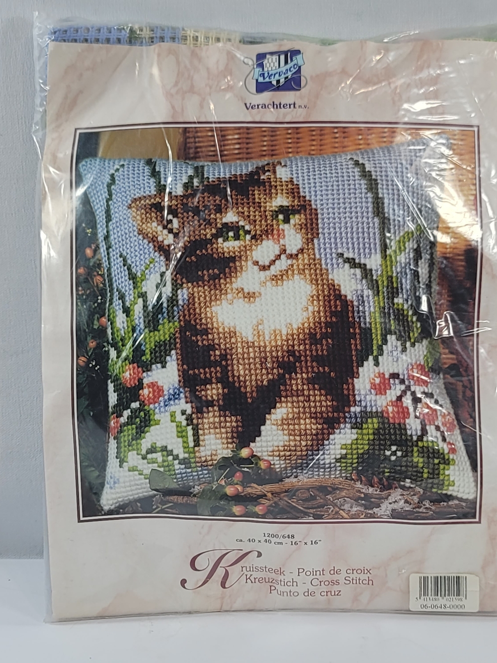 VTG DIY Needlepoint Cross Stitch Embroidery Cat Craft Kit 16x16 Pillow Cushion